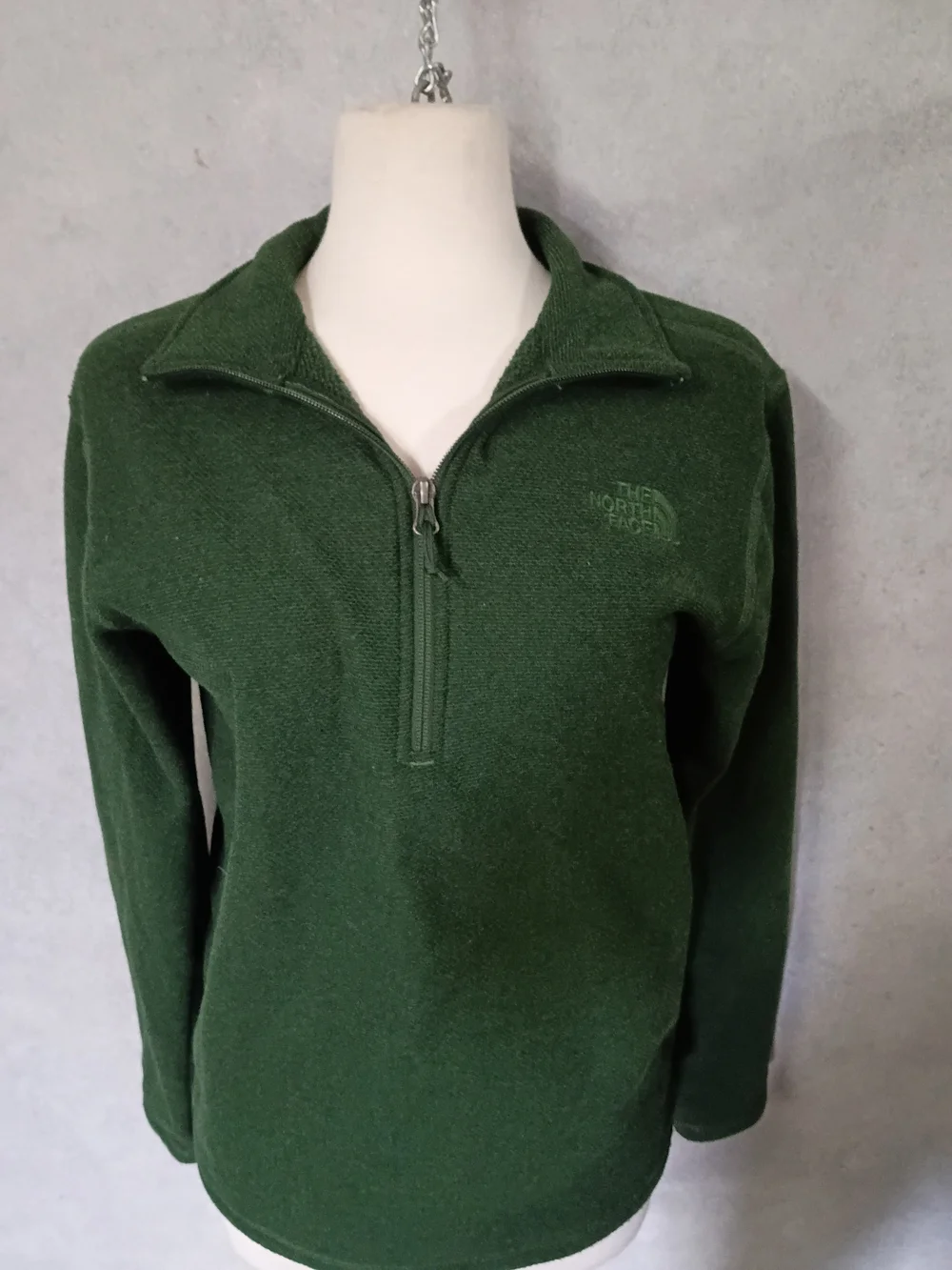 The North Face Men's Forest Green Quarter-Zip Fleece Pullover